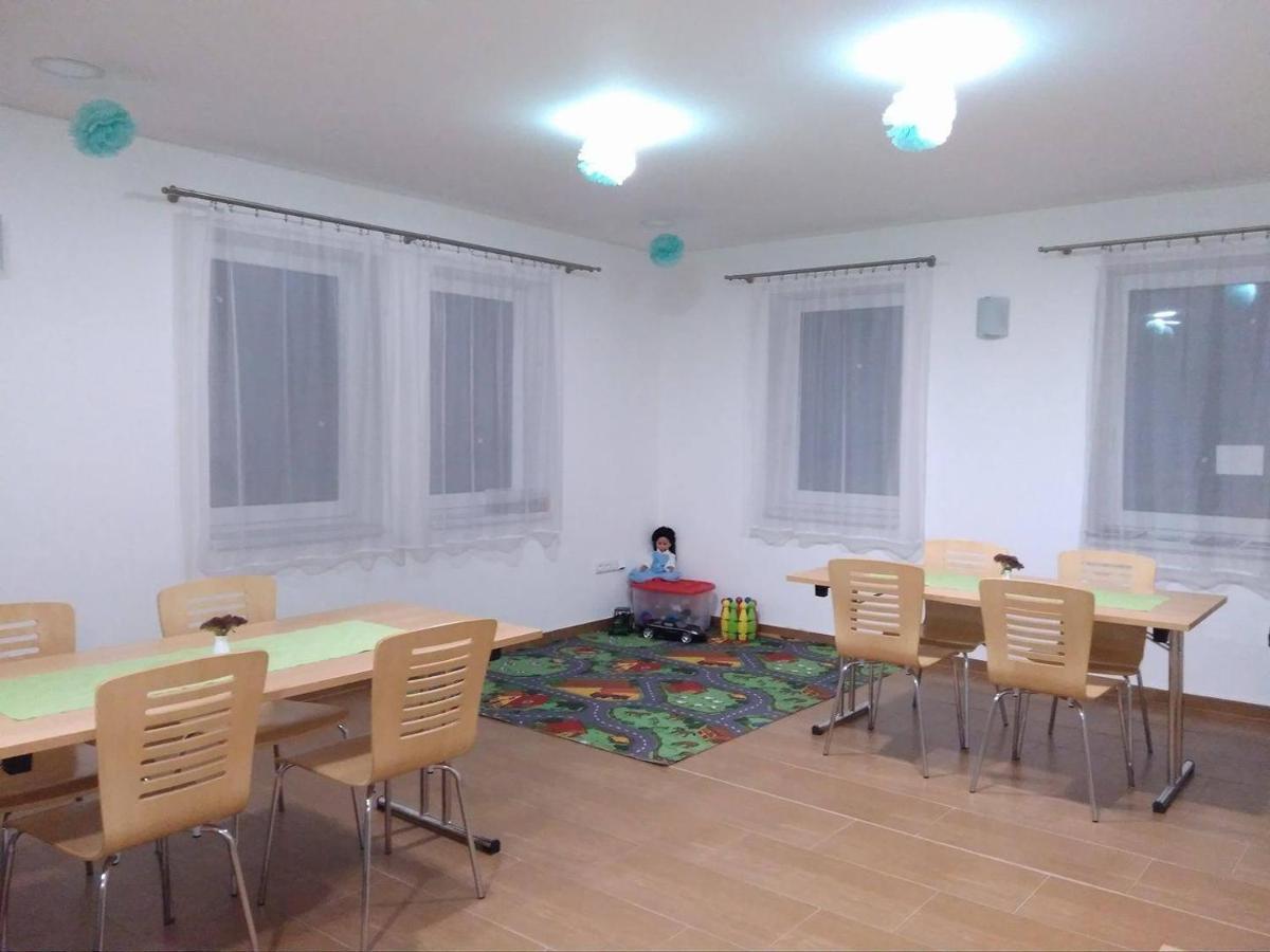 Penzion Amalka Dobrikov Exteriör bild